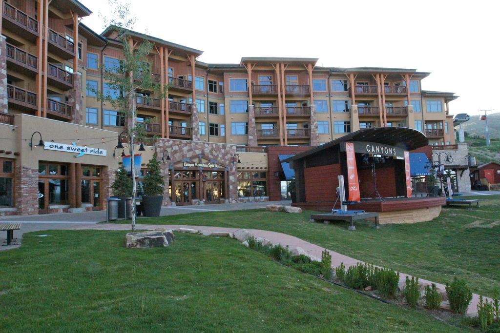 The Grand Summit Condos パークシティ エクステリア 写真